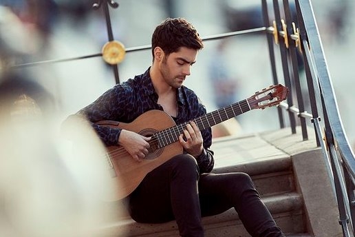 Milos karadaglic best sale guitar
